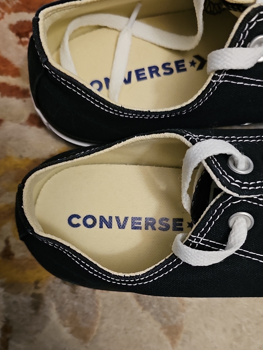 Converse Black Canvas Low-Top Sneakers M10 W12 - Picture 2 of 8